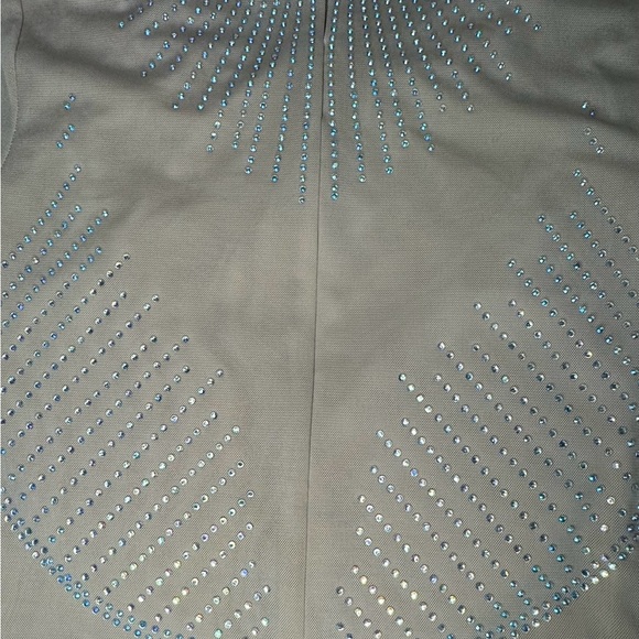 COCKTAIL DRESS WITH PEARL/MESH DETAILS(VERY UNIQUE) - Picture 6 of 7